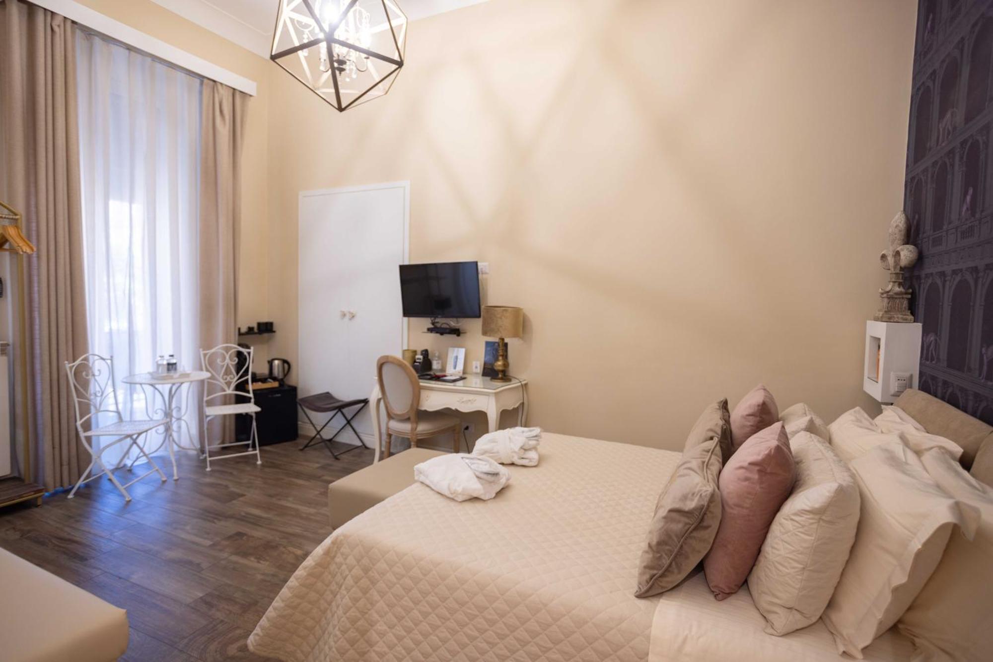 Domus Deorum Deluxe Bed & Breakfast Napels