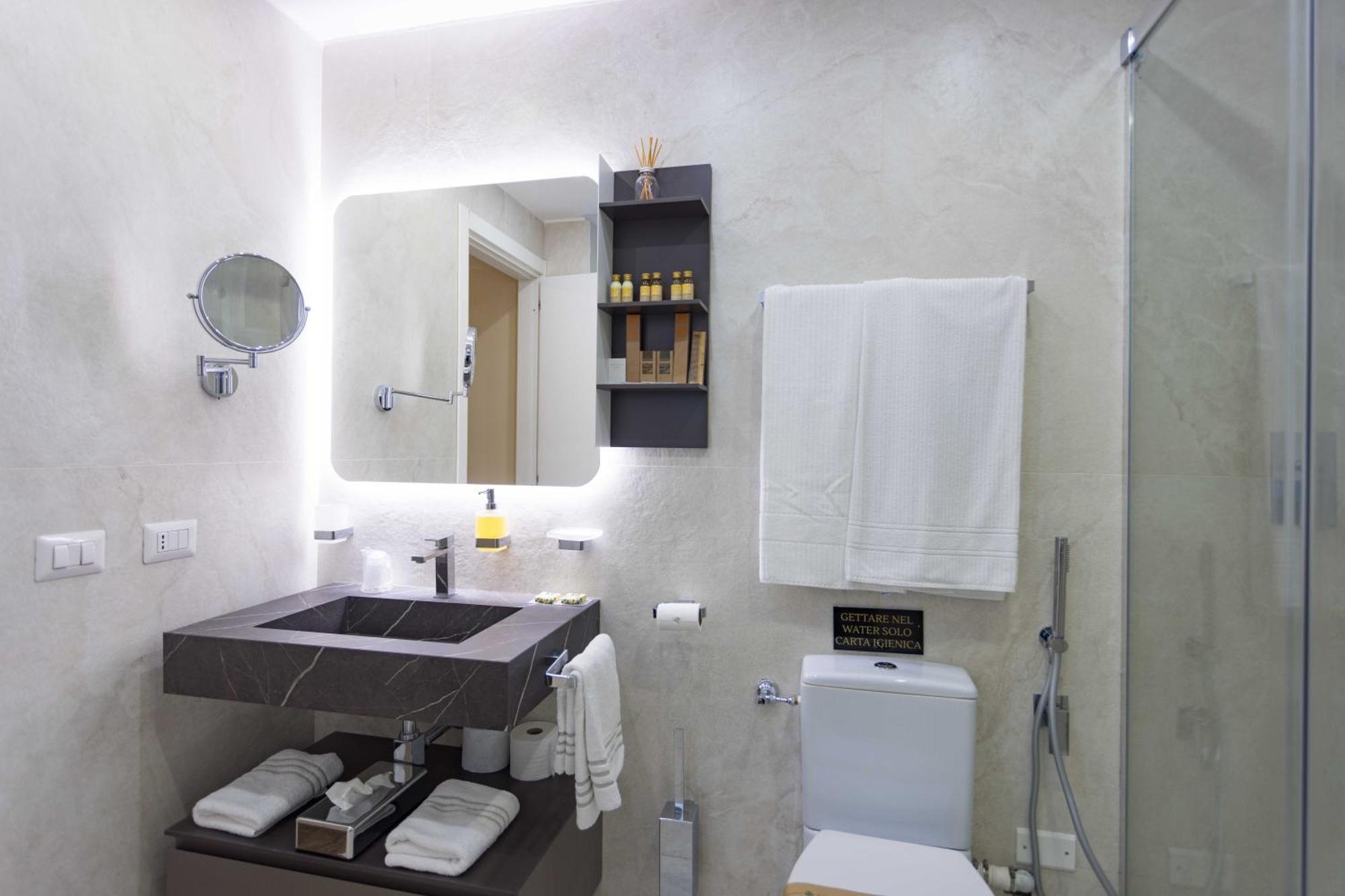 Bed & Breakfast Domus Deorum Deluxe Napels