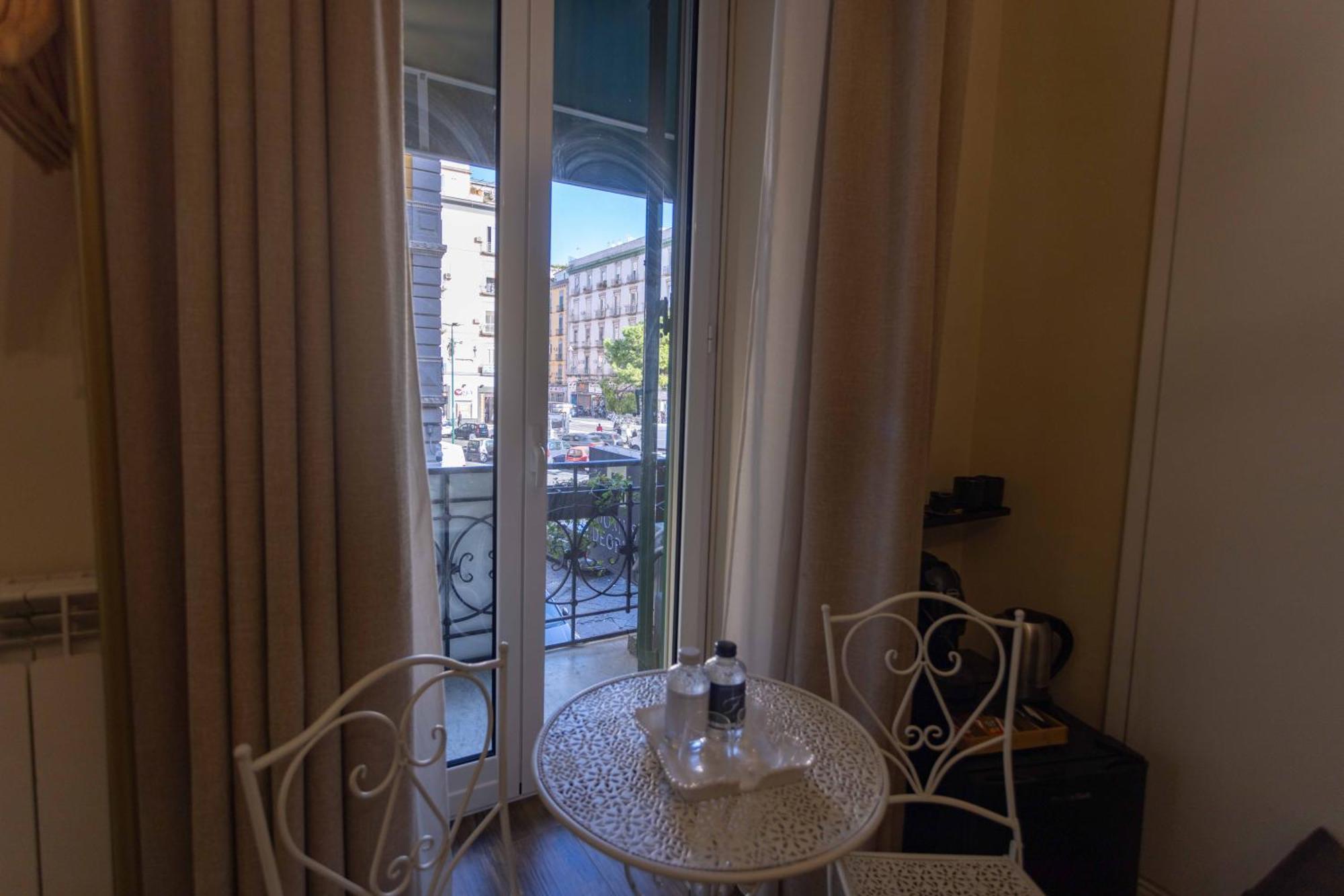 Bed & Breakfast Domus Deorum Deluxe Napels