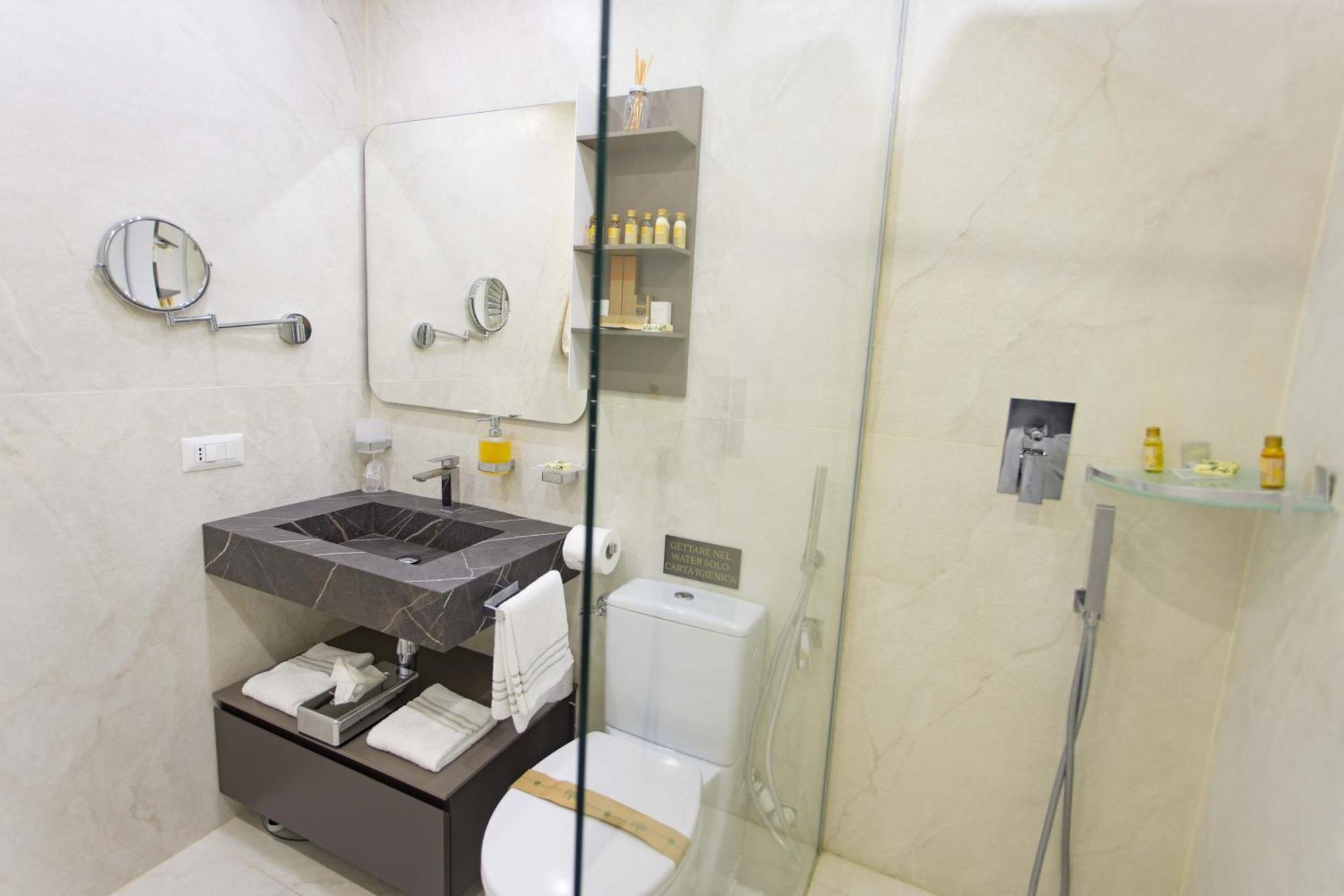 Bed & Breakfast Domus Deorum Deluxe Napels