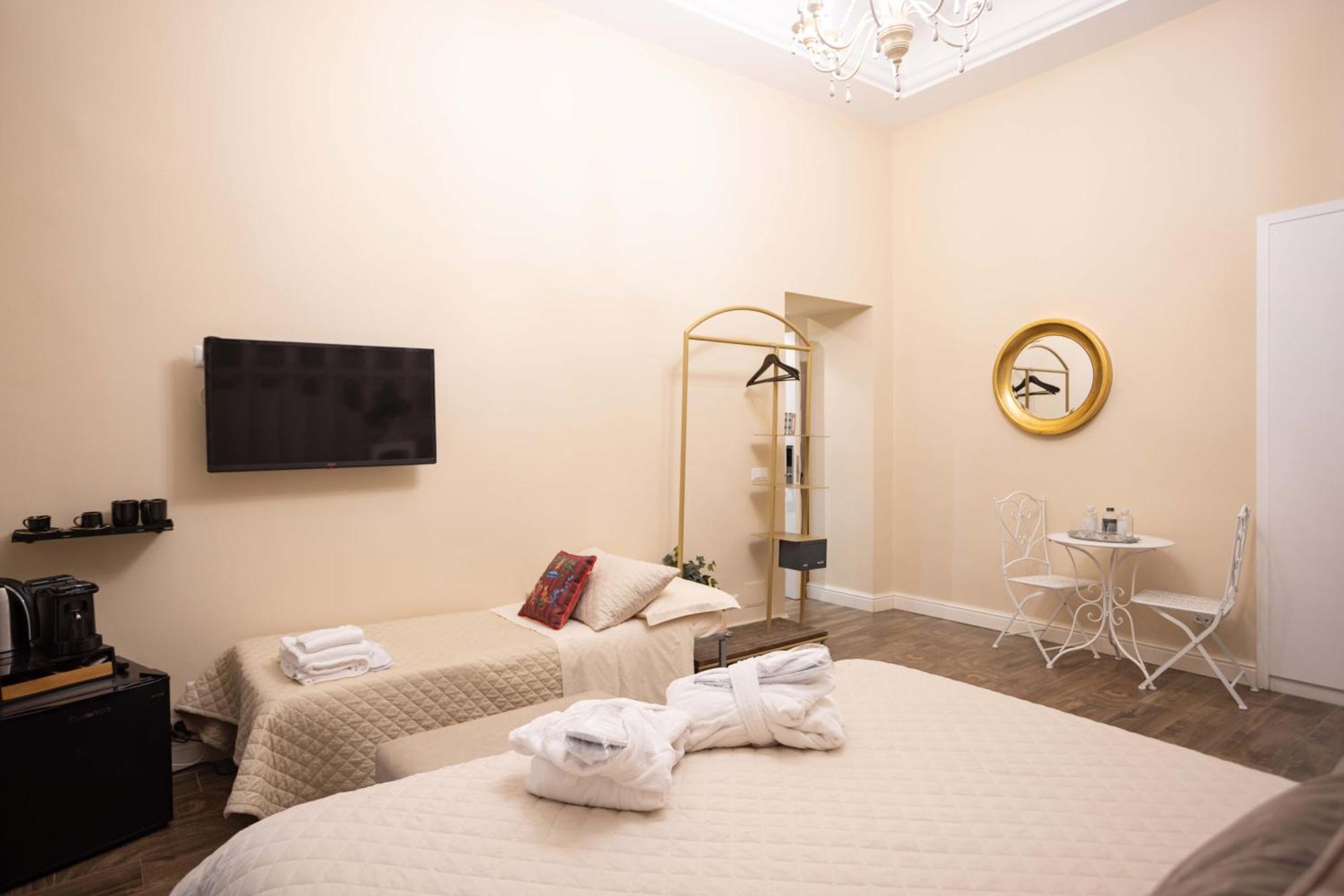 Bed & Breakfast Domus Deorum Deluxe Napels
