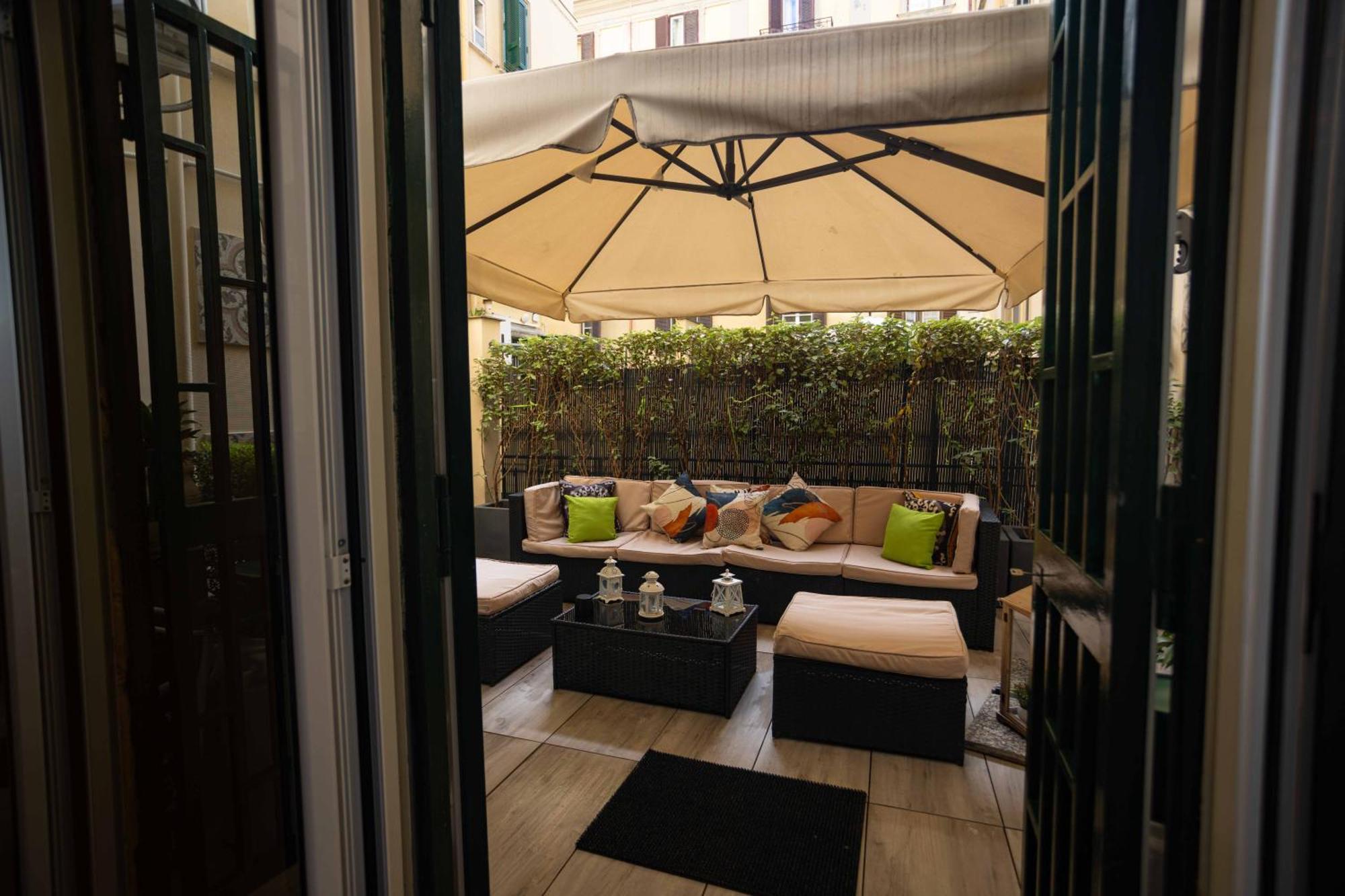 Domus Deorum Deluxe Bed & Breakfast Napels